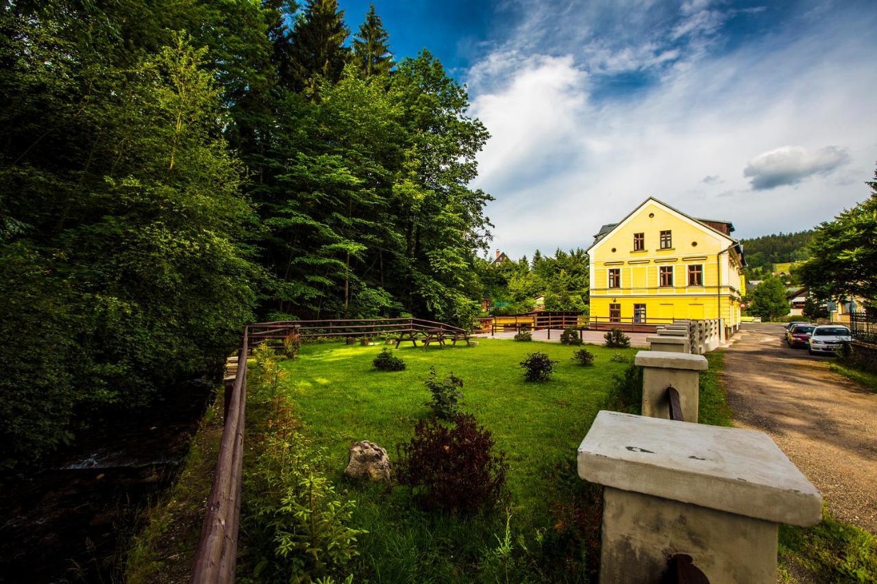 Yellow Street Apartment Rokytnice nad Jizerou Dış mekan fotoğraf
